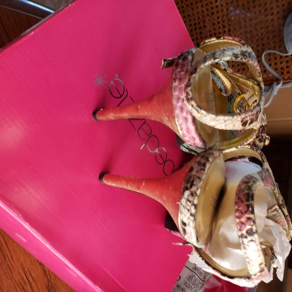 shoe dazzle - Picture 3 of 3